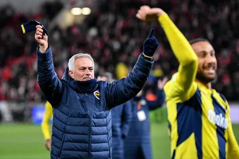 Jose Mourinho devri bitti! Fenerbahçe'nin yeni teknik direktörü kim olacak? İşte yeni listedeki bomba isimler! 5